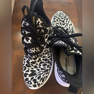 Adidas cloudfoam leopard print size 8